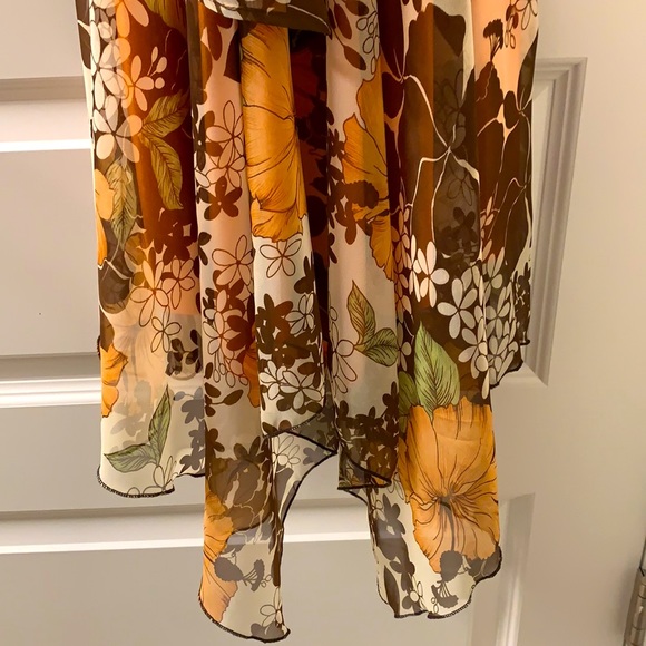 Beautiful floral orange dress made in Korea. - Picture 3 of 6